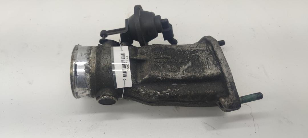 заслонка дроссельная Audi A6 C5 1999, 2.5 л., дизель, МКПП, серый, универсал, 4B0145950C