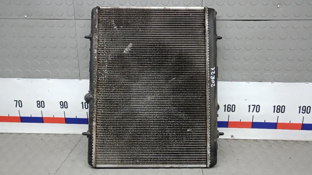 радиатор охлаждения Peugeot 3008 1 поколение 2010, 1.6 л., дизель, МКПП, хетчбэк 5 дв. - фото №1