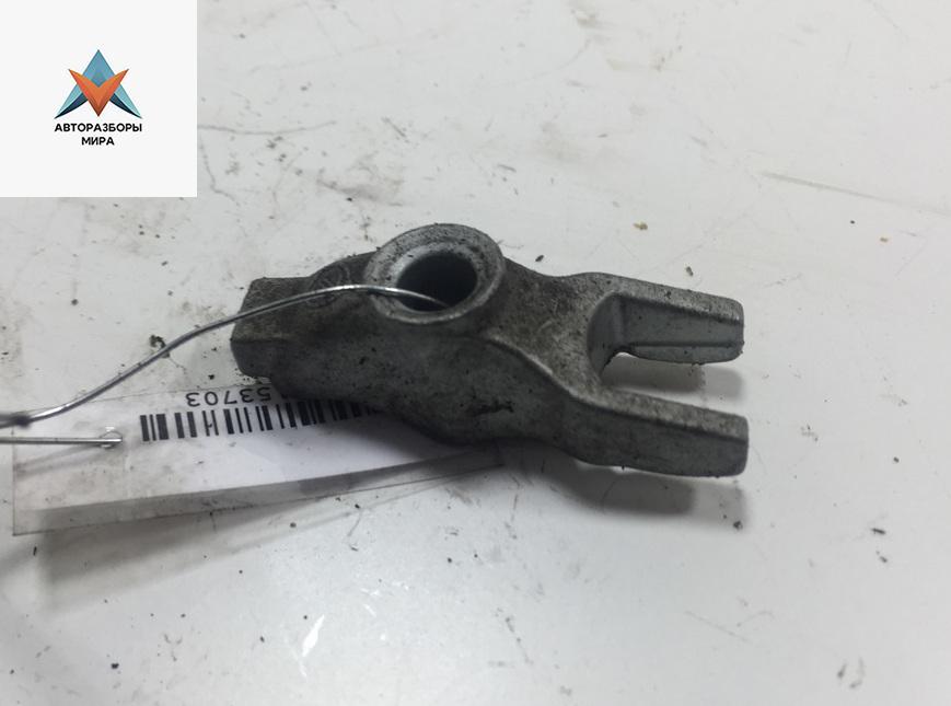 крепление форсунки Opel Zafira 2 поколение (B) 2005, 1.9 л., дизель, МКПП, зелёный, минивэн, 144763 - фото №1