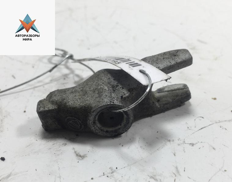 крепление форсунки Opel Zafira 2 поколение (B) 2005, 1.9 л., дизель, МКПП, зелёный, минивэн, 144763 - фото №1