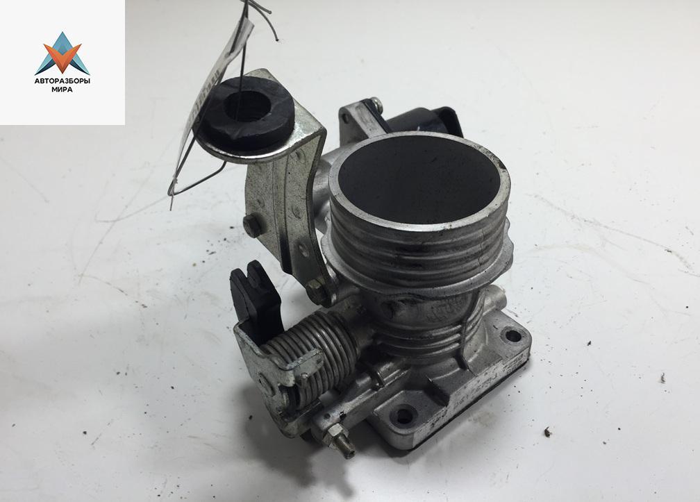 заслонка дроссельная Renault Megane 1 поколение 1996, 1.6 л., бензин, МКПП, серый, хетчбэк 5 дв., 7700361575 - фото №1