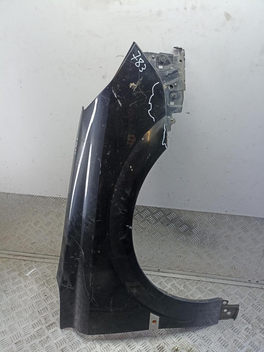 крыло переднее правое Opel Signum 2005, 1.9 л., дизель, МКПП, чёрный, хетчбэк 5 дв.