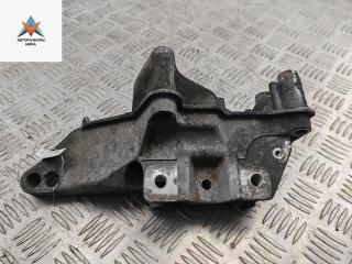 кронштейн двигателя Volkswagen Golf 4 поколение 2001, 1.6 л., бензин, МКПП, чёрный, хетчбэк 5 дв., 036199275E