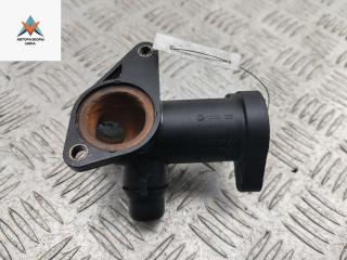 фланец (тройник) системы охлаждения Volkswagen Passat B5 [рестайлинг] 2000, 1.8 л., бензин, МКПП, синий, универсал, 058121133B