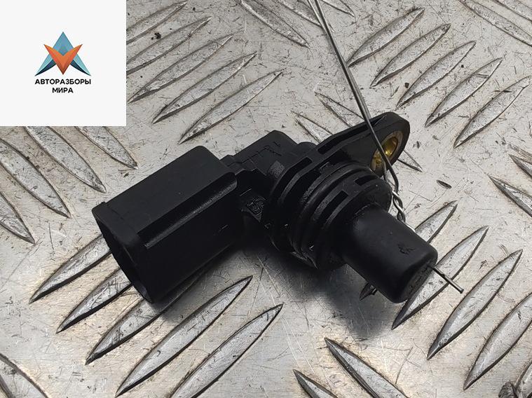 датчик распредвала Volkswagen Golf 4 поколение 2001, 1.6 л., бензин, МКПП, чёрный, хетчбэк 5 дв., 036907601B - фото №1