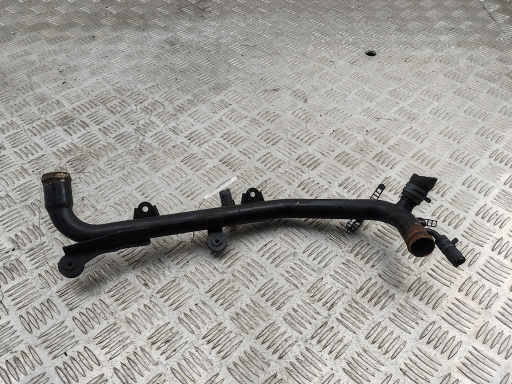 трубка охлаждающей жидкости Volkswagen Passat B5 1999, 1.6 л., бензин, МКПП, 06B121071E
