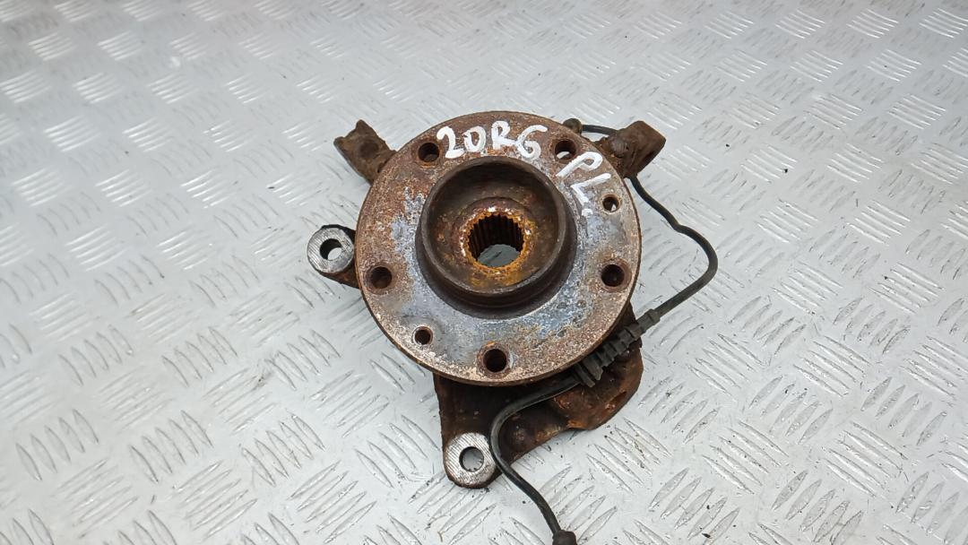 ступица передняя левая Renault Duster 1 поколение 2013, 1.5 л., дизель, МКПП, внедорожник 5 дв. - фото №1