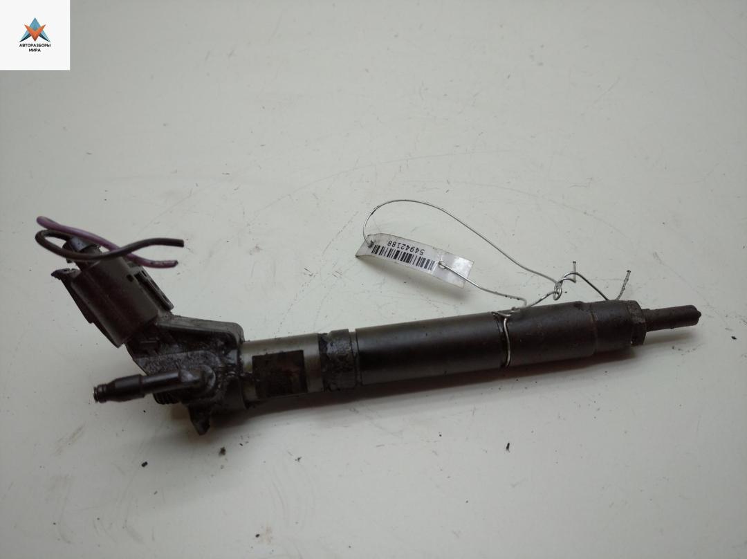 форсунка Mercedes-Benz Vito-2 / Viano W639 2009, 2.2 л., дизель, МКПП, белый, микроавтобус - фото №1