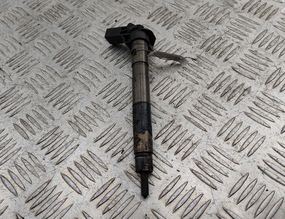 форсунка Volkswagen Passat B6 2008, 2.0 л., дизель, МКПП, чёрный, универсал, 03L130277, 0445116