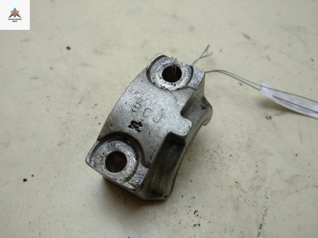 постель распредвала (бугель) Renault Master 2 поколение 2000, 2.8 л., дизель, МКПП, белый, микроавтобус - фото №1