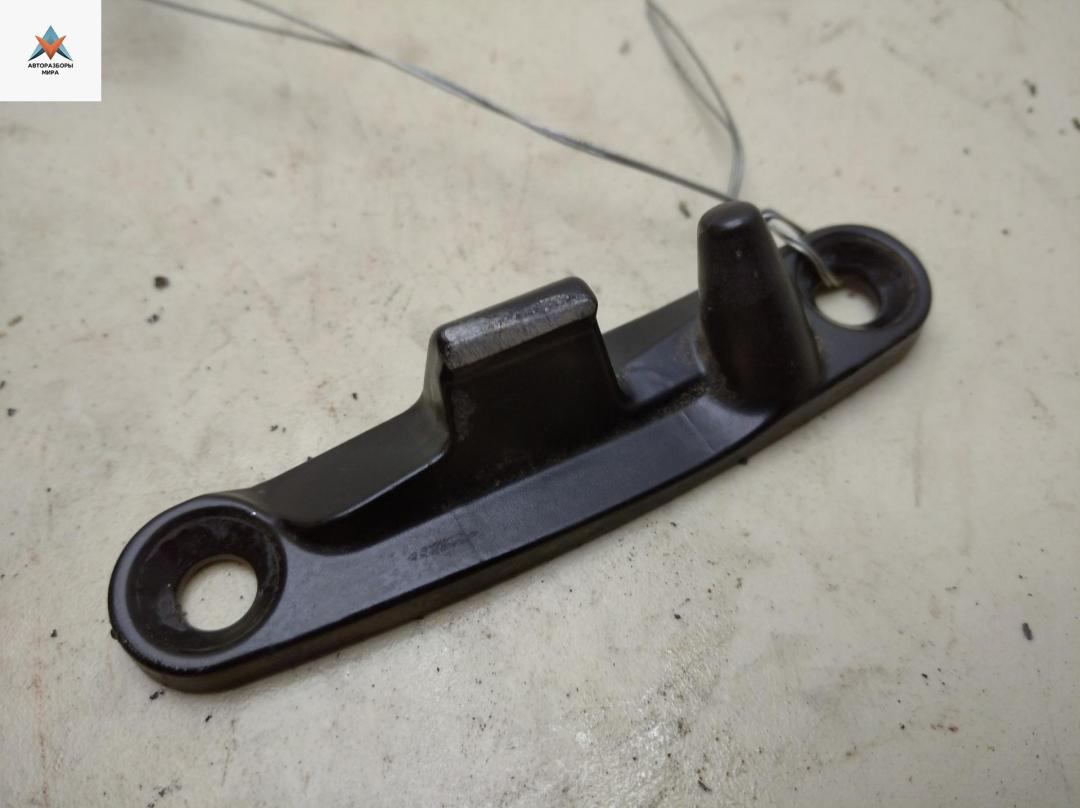 ответная часть (скоба) замка двери Volkswagen Transporter T5 2006, 2.5 л., дизель, МКПП, белый, микроавтобус, 7H0843842B - фото №1