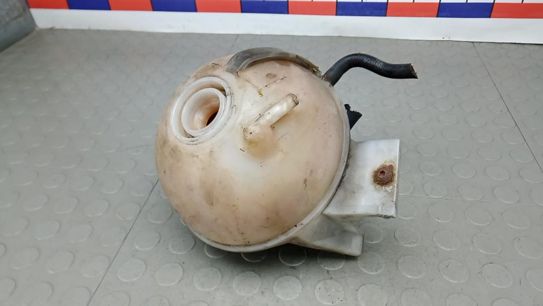 бачок расширительный Mercedes-Benz Sprinter 2 поколение (W906) 2013, 2.2 л., CDI 213/313/413, дизель, МКПП, микроавтобус - фото №1