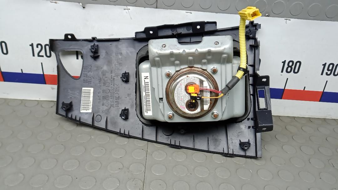 подушка безопасности пассажира Mitsubishi Outlander 2 поколение 2005, 2.4 л., бензин, АКПП, внедорожник 5 дв. - фото №1