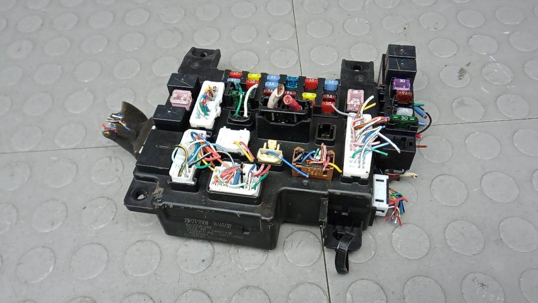 блок предохранителей Mitsubishi Outlander 2 поколение 2005, 2.4 л., бензин, АКПП, внедорожник 5 дв. - фото №1