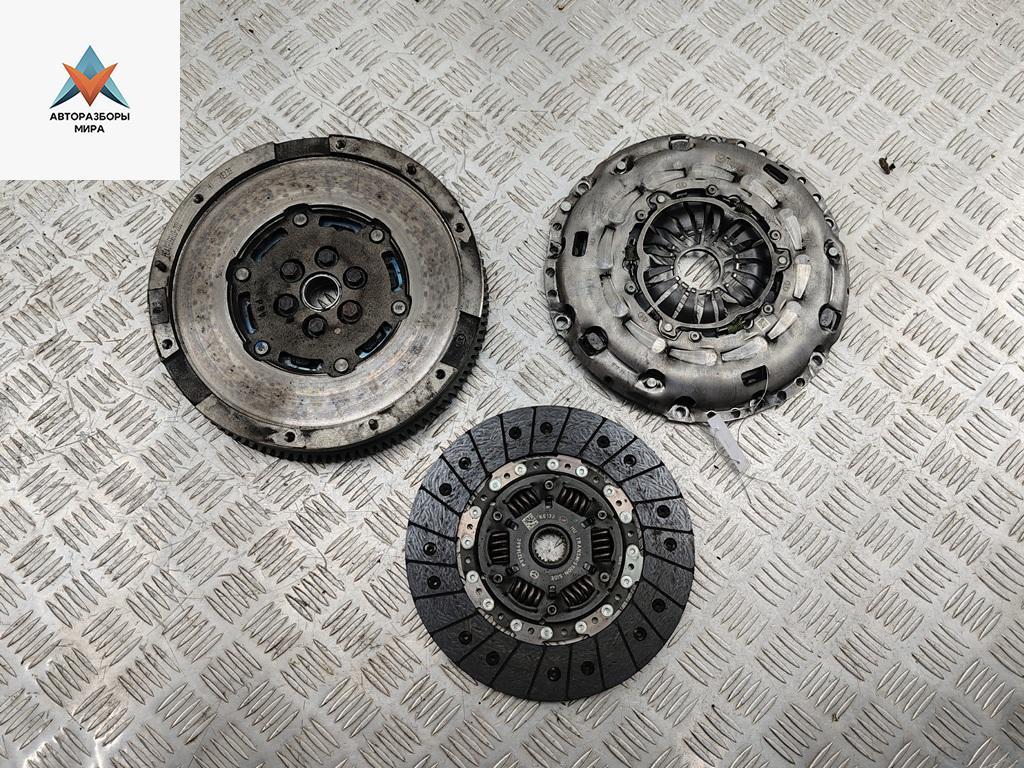 комплект сцепления Mazda 3 BP 2019, 2.0 л., гибрид, МКПП, чёрный, хетчбэк 5 дв., PE41-16610-Z01, PE41-16410-Z01 - фото №1