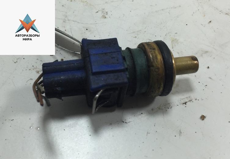 датчик температуры Volkswagen Passat B5 1998, 1.6 л., бензин, МКПП, красный, седан, 059919501 - фото №1