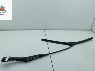 Щеткодержатель (поводок стеклоочистителя) передний Audi A6 4A/C4 1997, 1.8 л., бензин, МКПП, серый, универсал, 4A1955408A