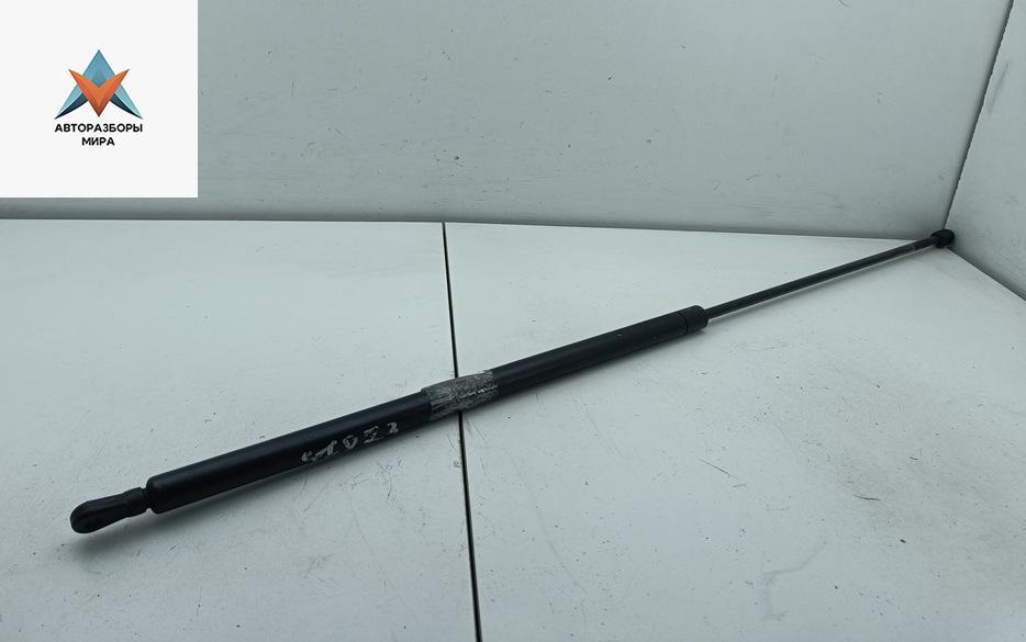 амортизатор капота Audi A6 4A/C4 1997, универсал, 4A0823359C - фото №1