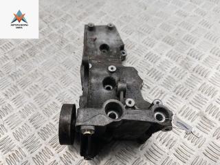 кронштейн генератора Audi A4 B6 2001, 2.0 л., бензин, МКПП, серый, седан, 06B903143L