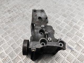 кронштейн генератора Audi A4 B6 2001, 2.0 л., бензин, МКПП, серый, седан, 06B903143L