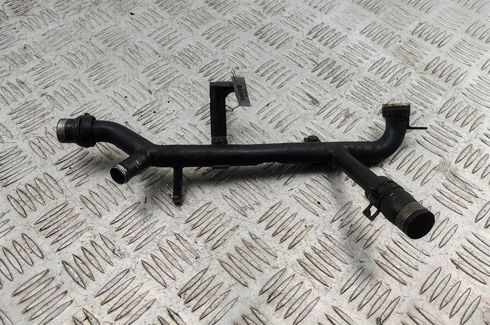 трубка охлаждающей жидкости Audi A4 B6 2001, 2.0 л., бензин, МКПП, 06B121065AA