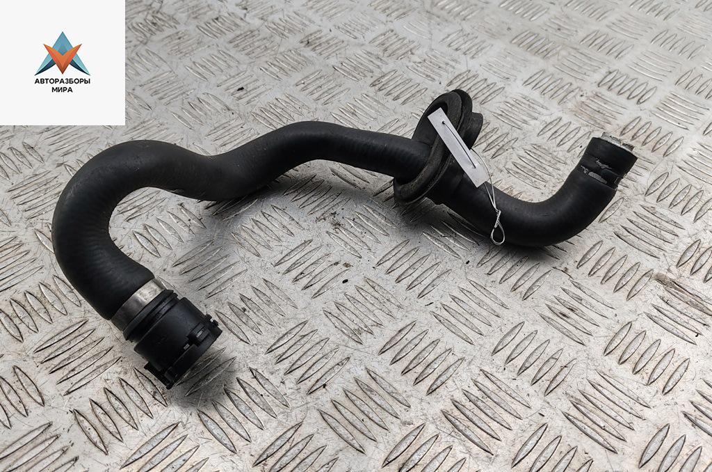 патрубок отопителя (печки) Audi A4 B6 2001, 2.0 л., бензин - фото №1