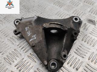 кронштейн КПП Audi A6 4B/C5 [рестайлинг] 2002, 2.4 л., бензин, АКПП, синий, седан, 4B0399113K