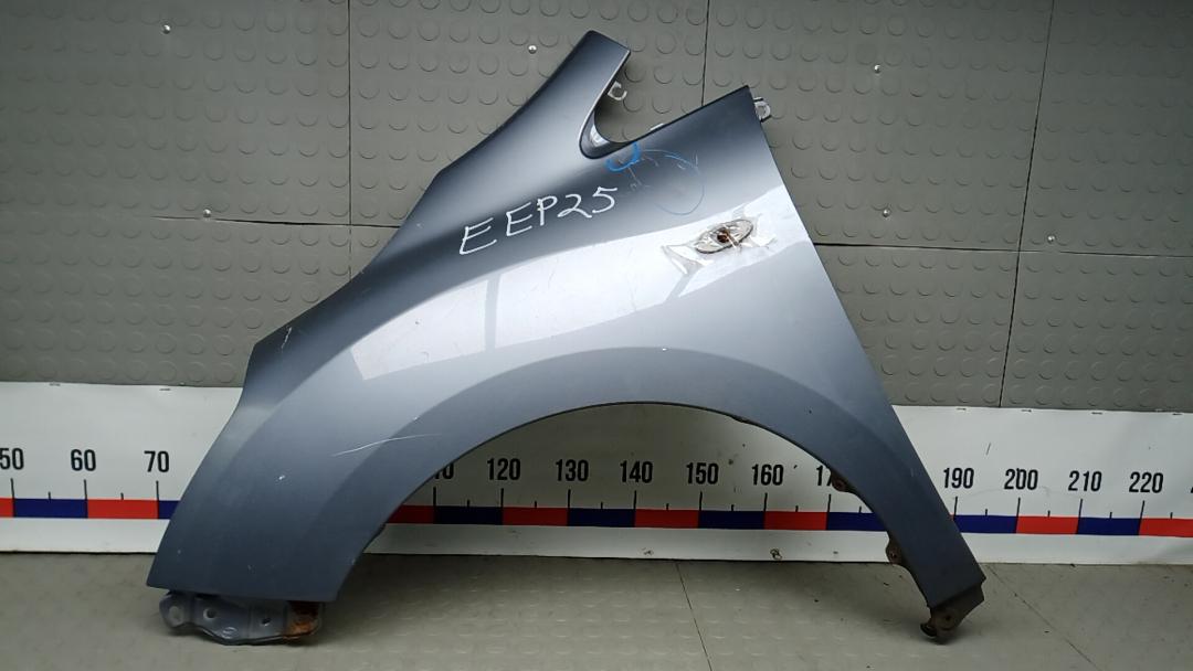 крыло переднее левое Toyota VERSO 2009, 2.0 л., дизель, МКПП, минивэн - фото №1