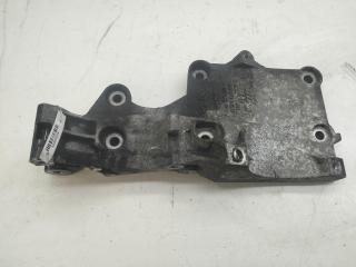 кронштейн генератора Volkswagen Passat B6 2007, 2.0 л., дизель, робот, серый, универсал, 03G903143F