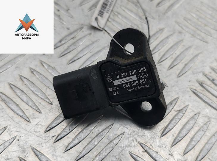датчик абсолютного давления Volkswagen Golf 5 поколение 2005, 1.4 л., бензин, МКПП, синий, хетчбэк 5 дв., 03C906051 - фото №1