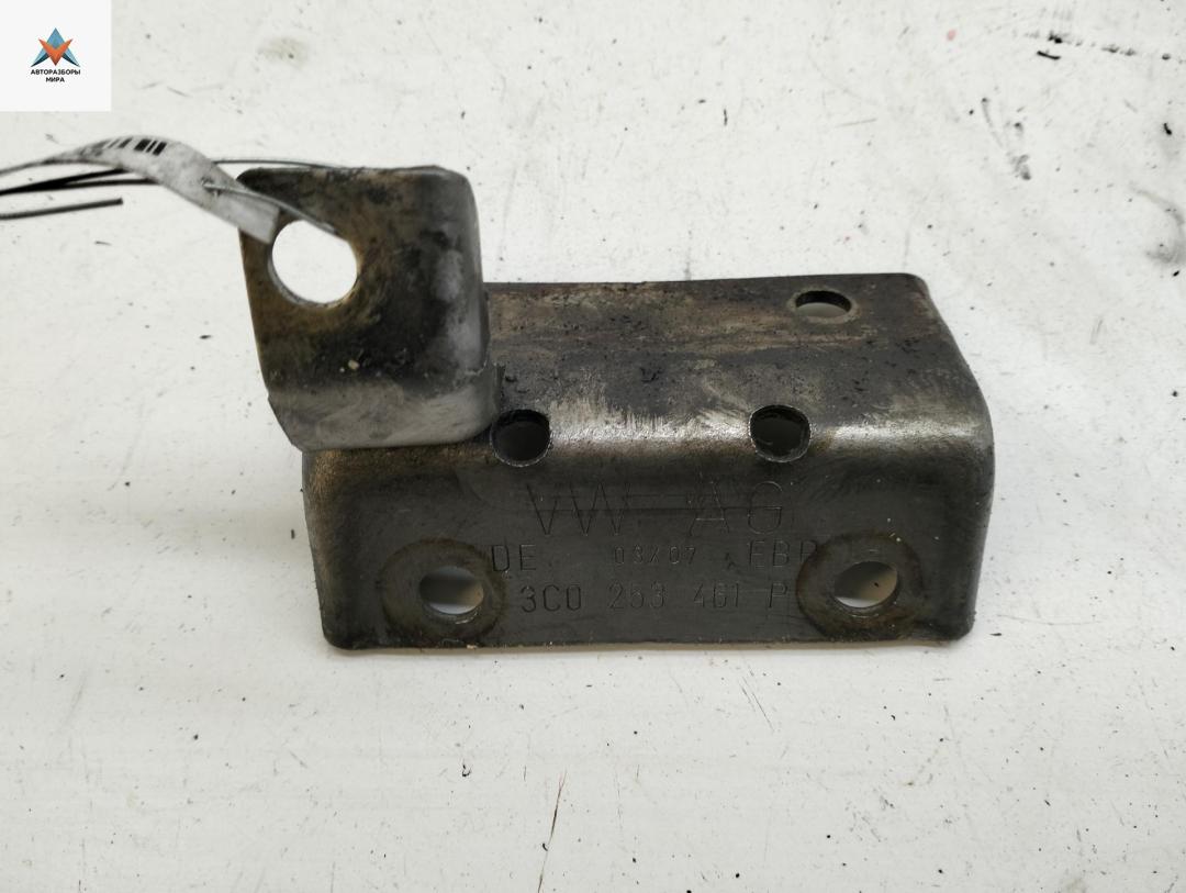 кронштейн (крепление) Volkswagen Passat B6 2007, 2.0 л., дизель, робот, серый, универсал, 3C0253461P - фото №1