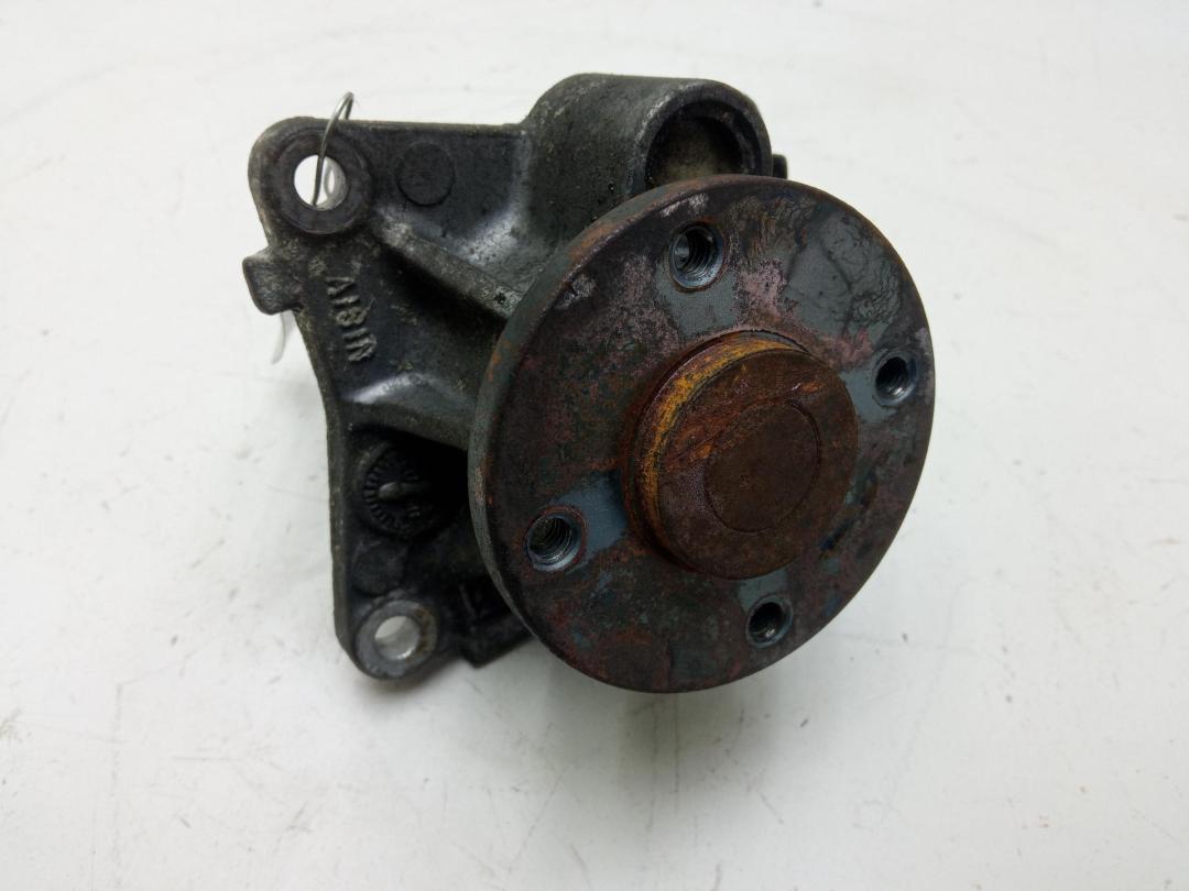 насос антифриза дополнительный Mitsubishi Colt 6 поколение (Z20/Z30) 2005, 1.1 л., бензин, МКПП, жёлтый, хетчбэк 3 дв. - фото №1