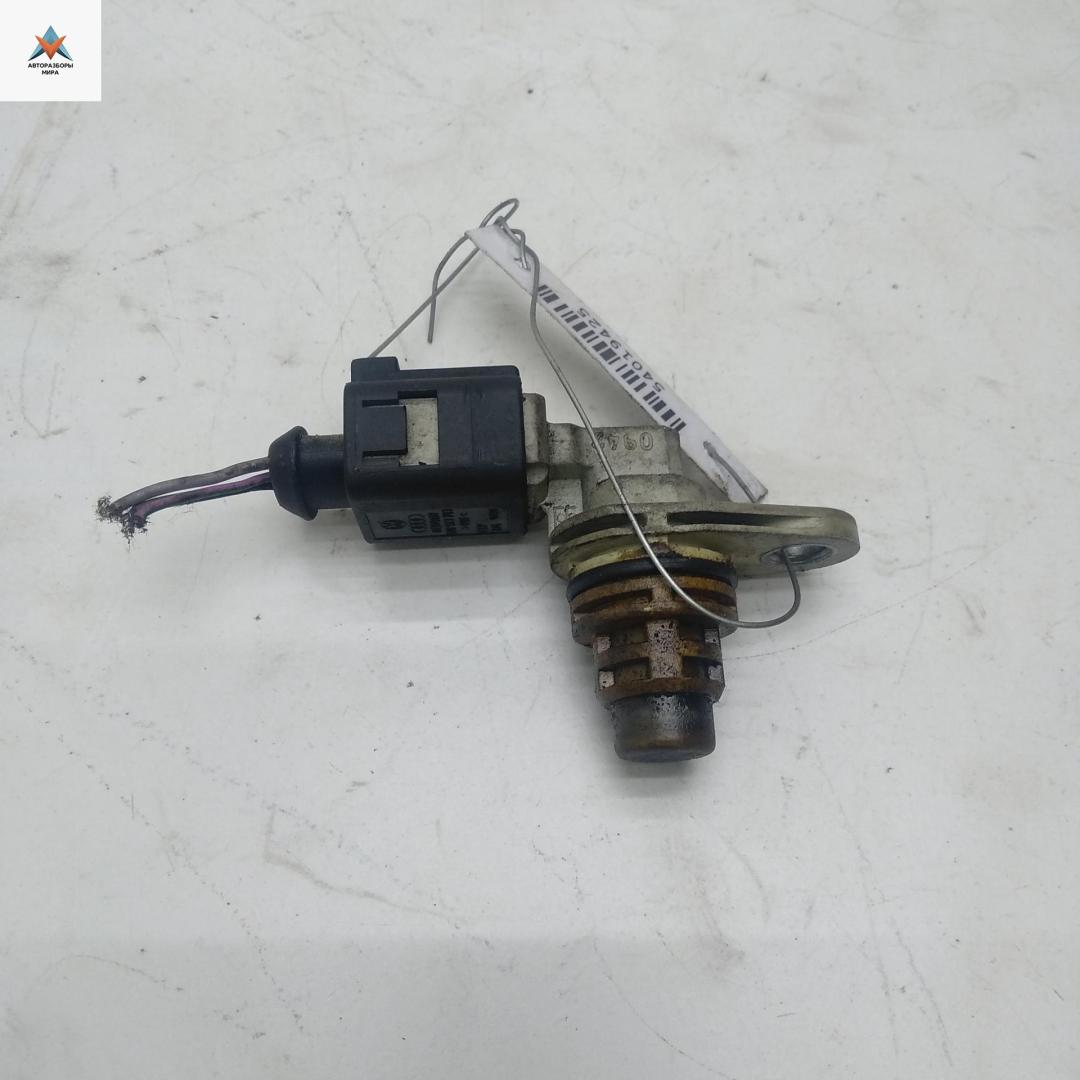 датчик распредвала Volkswagen Bora 1 поколение 2002, 1.6 л., бензин, МКПП, серый, универсал, 030907601D - фото №1