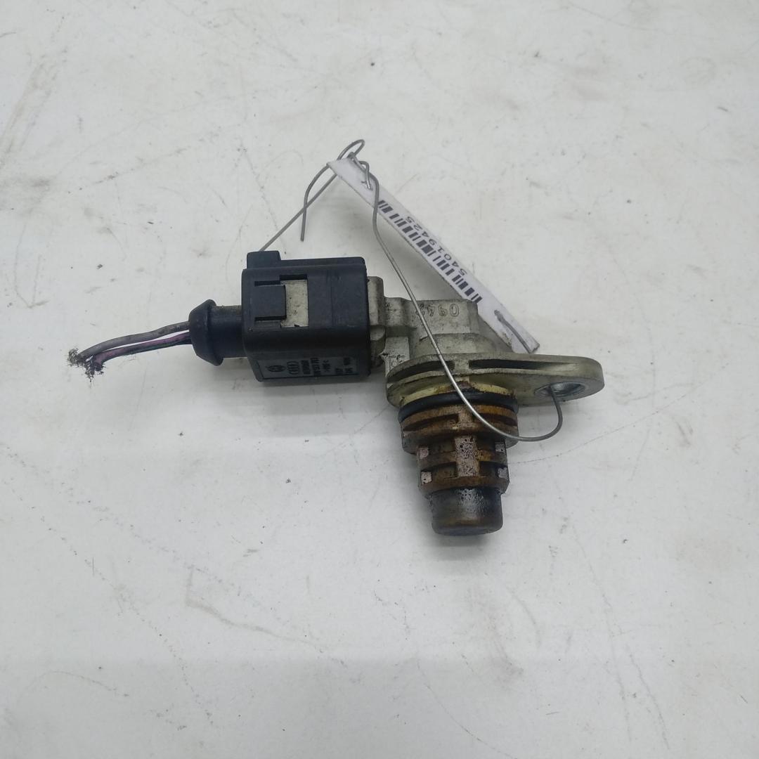 датчик распредвала Volkswagen Bora 2002, 1.6 л., бензин, МКПП, серый, универсал, 030907601D