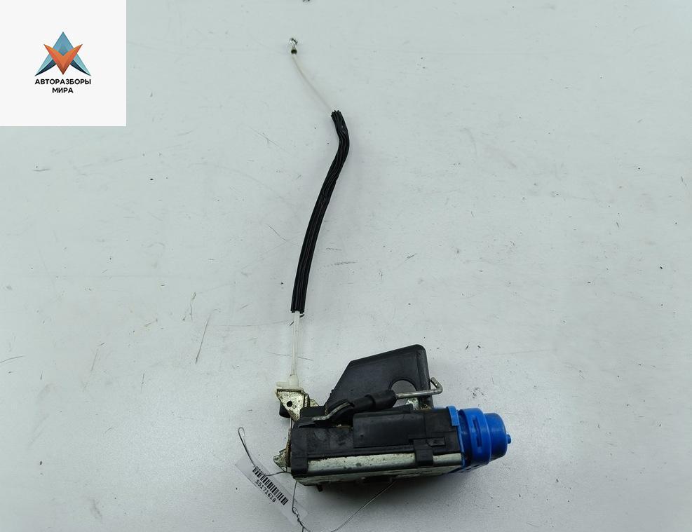 замок двери задней левой Audi 100 4A/C4 1993, 2.6 л., бензин, МКПП, серый, универсал, 4A0839015B - фото №1