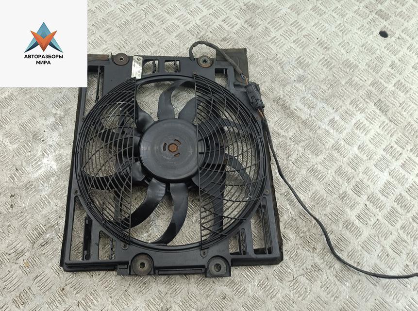 вентилятор радиатора BMW 5 серия E39 1999, 2.5 л., бензин, АКПП, серый, универсал, 8384068 - фото №1