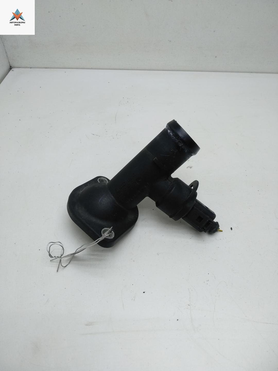 корпус термостата Volkswagen Passat B6 2007, 2.0 л., дизель, МКПП, серый, универсал, 03L121121A - фото №1