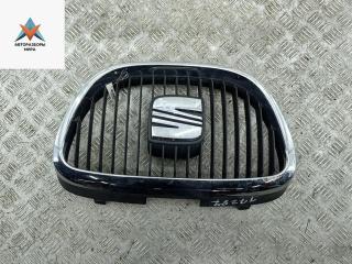 решетка радиатора SEAT Altea 1 поколение 2004, красный, минивэн