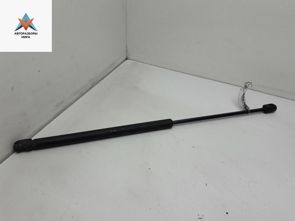 амортизатор крышки багажника (3-5 двери) Volkswagen Passat B5 1999, 1.9 л., дизель, МКПП, чёрный, универсал, 1J6827550 - фото №1