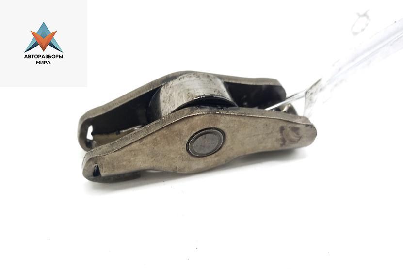 коромысло клапана (рокер) BMW X3 E83 2005, 2.0 л., дизель, МКПП, зелёный, внедорожник 5 дв., 11332248878 - фото №1