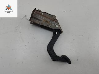 педаль сцепления Volkswagen Crafter 1 поколение 2007, 2.5 л., дизель, МКПП, белый, микроавтобус, 1036776