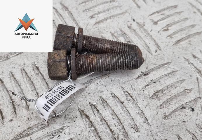 Болт крепления Volkswagen Caddy 3 поколение 2006, 1.9 л., дизель, МКПП, жёлтый, фургон - фото №1