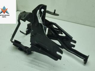 кронштейн (крепление) Volkswagen Passat B5 [рестайлинг] 2000, 1.8 л., бензин, МКПП, синий, универсал, 8E0614119C