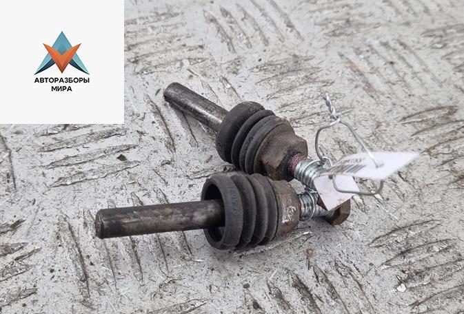 Болт крепления Volkswagen Passat B4 1996, 1.8 л., бензин, МКПП, красный, универсал - фото №1