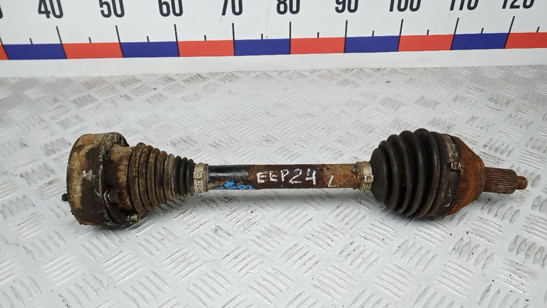 полуось передняя левая (приводной вал, ШРУС) Volkswagen Polo 5 поколение 2010, 1.6 л., дизель, МКПП, хетчбэк 5 дв. - фото №1