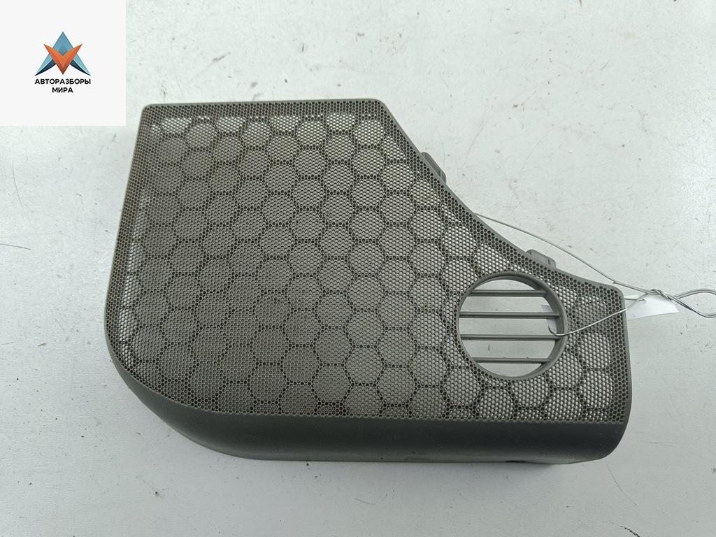 Сетка (решетка) динамика Audi A6 4A/C4 1997, 1.8 л., бензин, МКПП, серый, универсал, 4A0035420 - фото №1