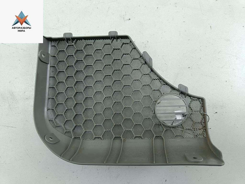 Сетка (решетка) динамика Audi A6 4A/C4 1997, 1.8 л., бензин, МКПП, серый, универсал, 4A0035419 - фото №1