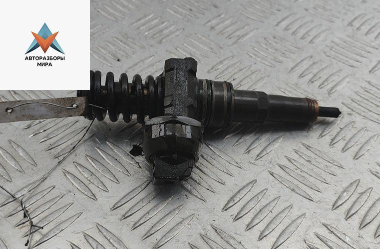 форсунка Volkswagen Transporter T5 2006, 2.5 л., дизель, МКПП, белый, микроавтобус, 070130073R - фото №1