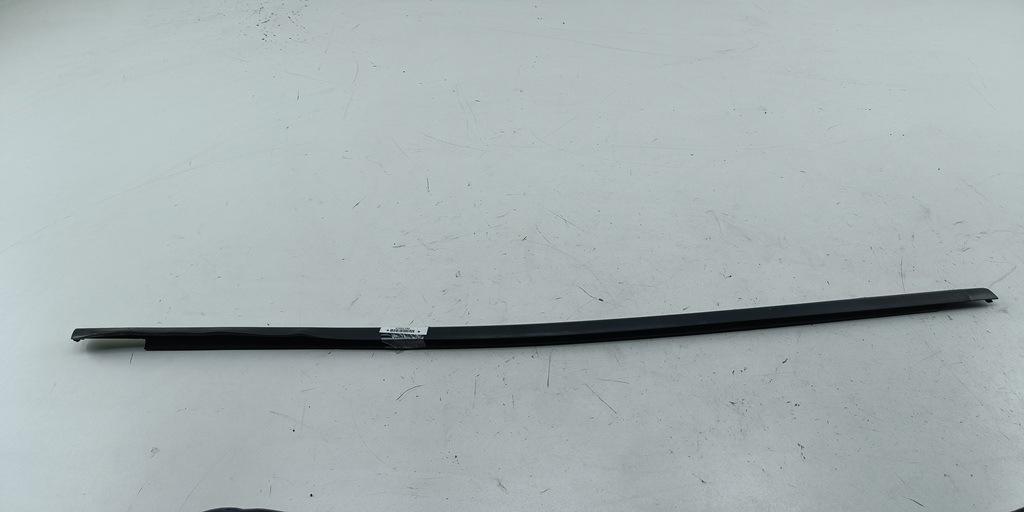 Молдинг стекла двери наружный Volkswagen Passat B6 2008, 2.0 л., дизель, МКПП, чёрный, универсал