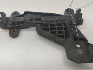 кронштейн заднего бампера Audi A6 4A/C4 1997, 1.8 л., бензин, МКПП, серый, универсал, 4A0807484A